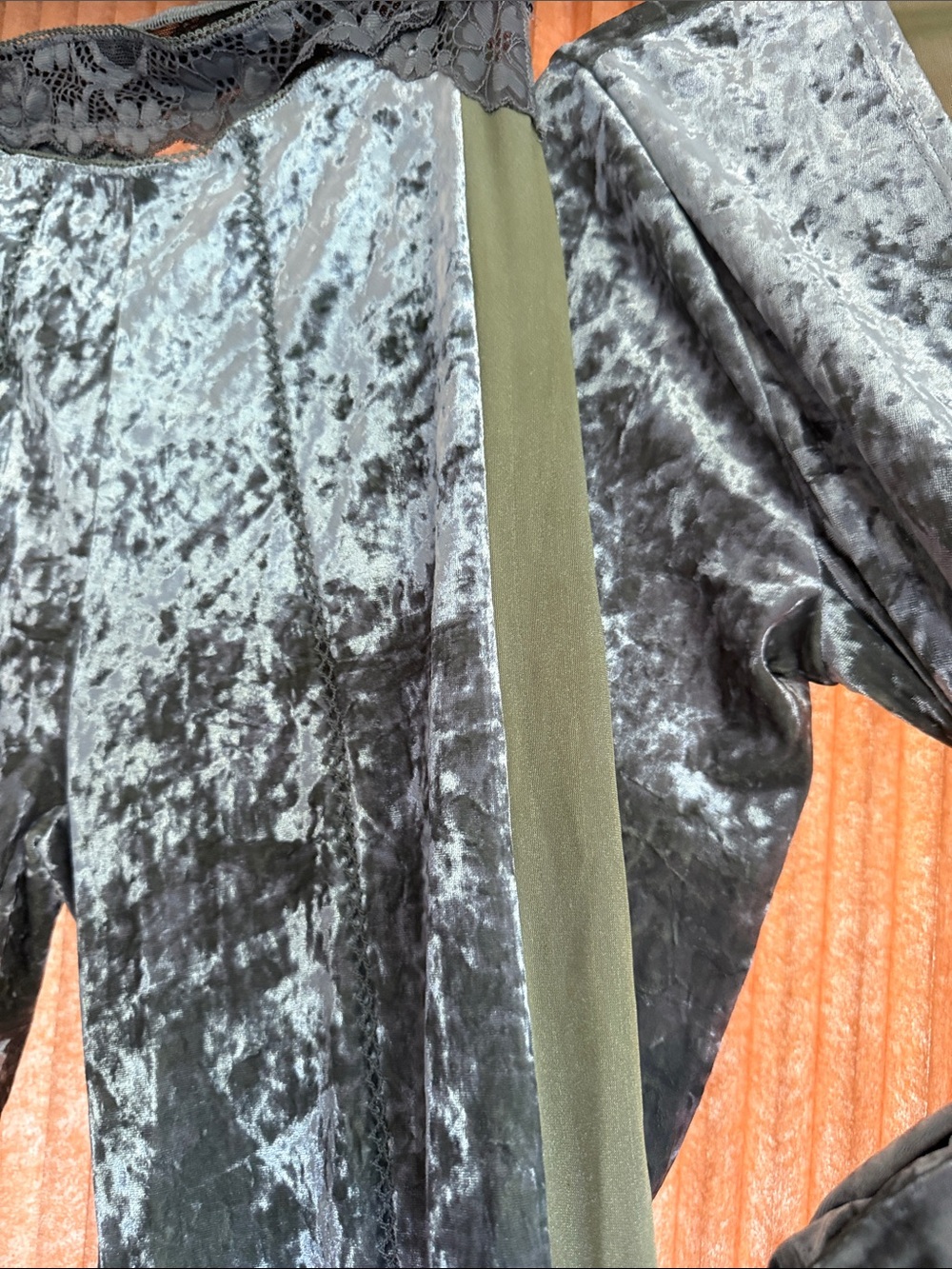 HAH By Free People Women's Silver Velvet Wrap Top & Jogger Pants Set Size L/M - Picture 5 of 11